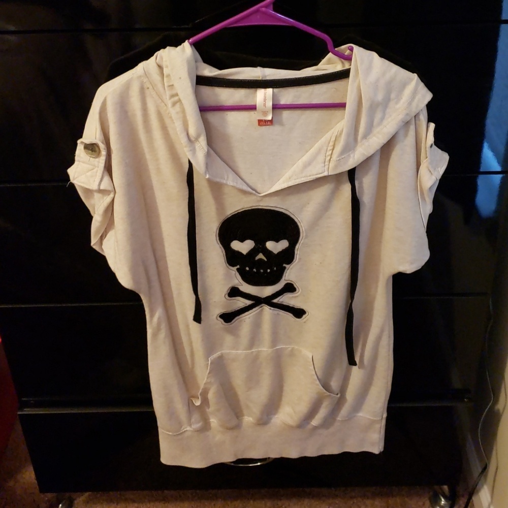 Skull pullover